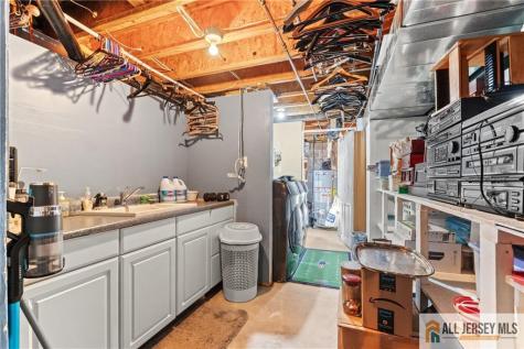 1409 Cable Avenue Beachwood NJ 08722