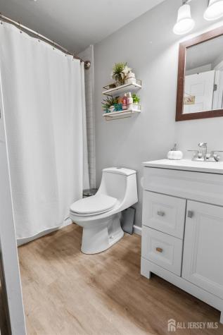 81 Lockwood Avenue Woodbridge Proper NJ 07095