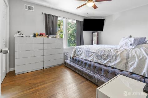 81 Lockwood Avenue Woodbridge Proper NJ 07095