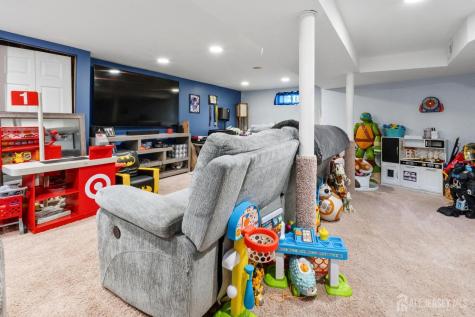 81 Lockwood Avenue Woodbridge Proper NJ 07095
