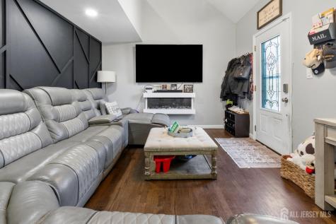 81 Lockwood Avenue Woodbridge Proper NJ 07095
