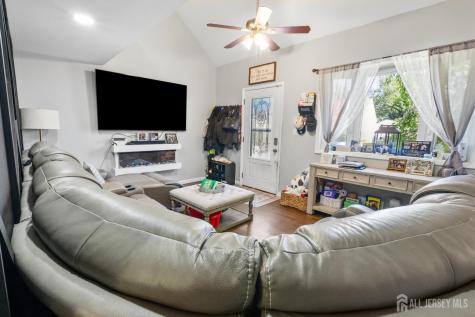 81 Lockwood Avenue Woodbridge Proper NJ 07095