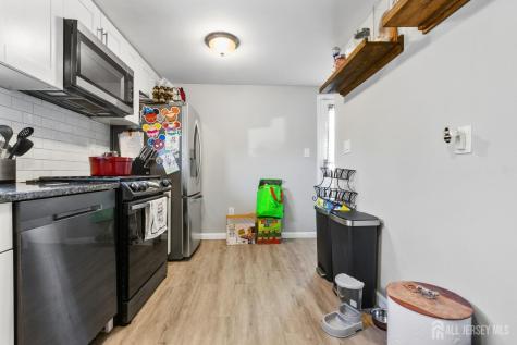 81 Lockwood Avenue Woodbridge Proper NJ 07095