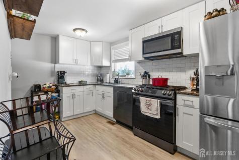 81 Lockwood Avenue Woodbridge Proper NJ 07095