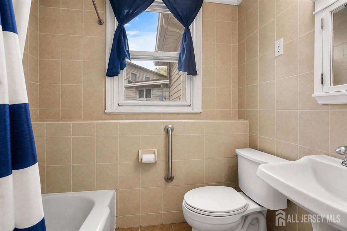 1009 Paterson Plank Road North Bergen NJ 07047
