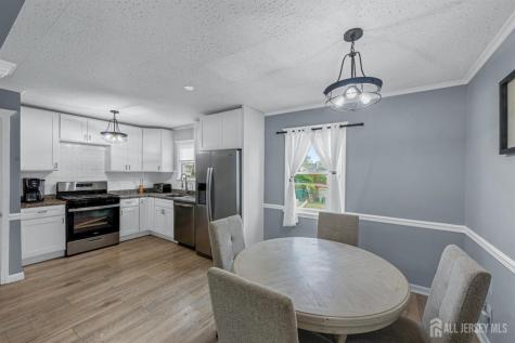 304 Maple Avenue Middlesex NJ 07080