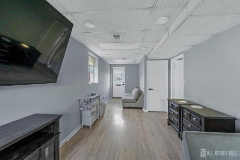 304 Maple Avenue Middlesex NJ 07080