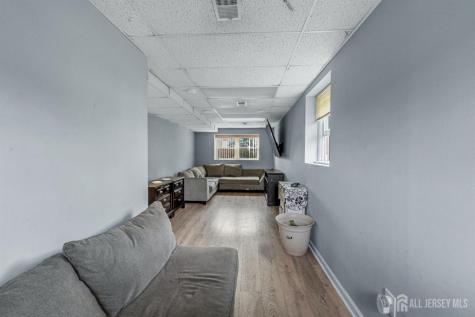304 Maple Avenue Middlesex NJ 07080