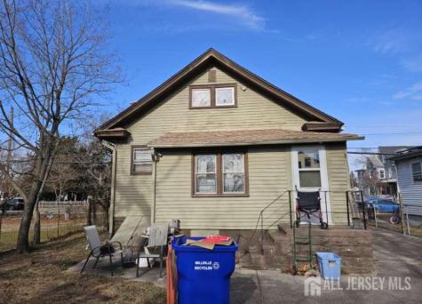 815 Pine Street Millville NJ 08332