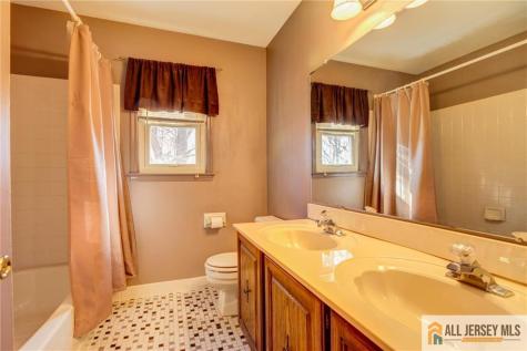 18 Warne Road Old Bridge NJ 07747