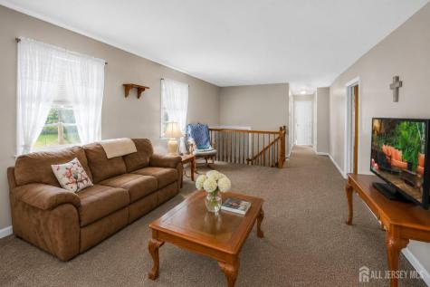 10 Remington Drive Edison NJ 08820