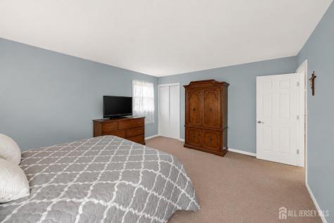 10 Remington Drive Edison NJ 08820