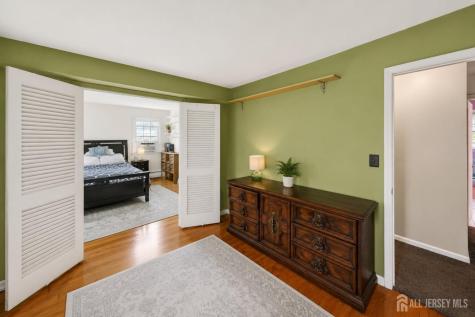 10 Remington Drive Edison NJ 08820