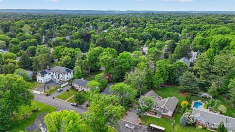 10 Remington Drive Edison NJ 08820