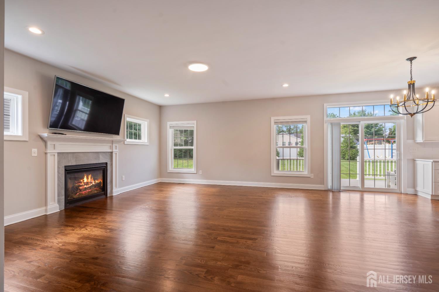 5 Devoes Lane East Brunswick NJ 08816