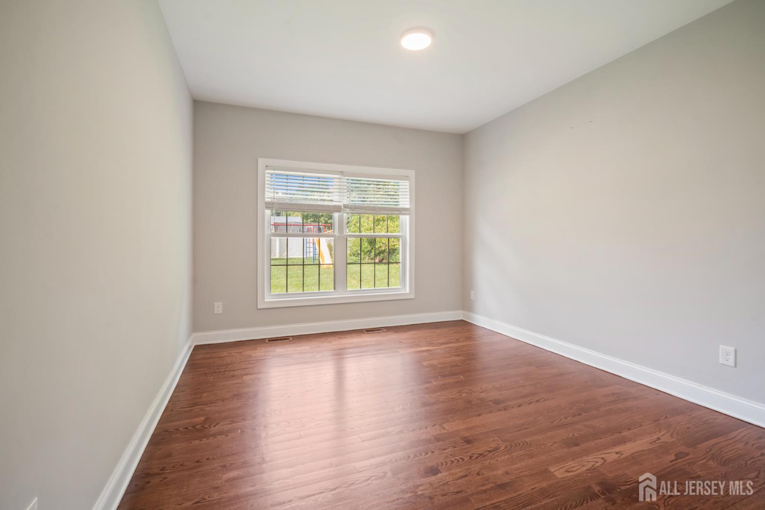 5 Devoes Lane East Brunswick NJ 08816