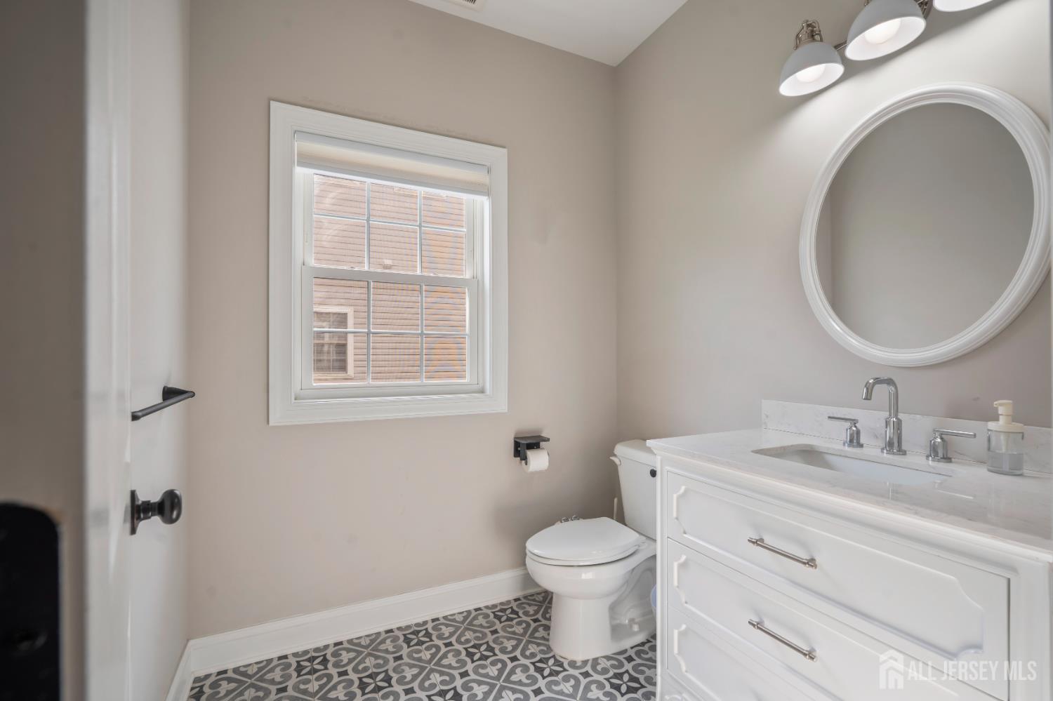 5 Devoes Lane East Brunswick NJ 08816