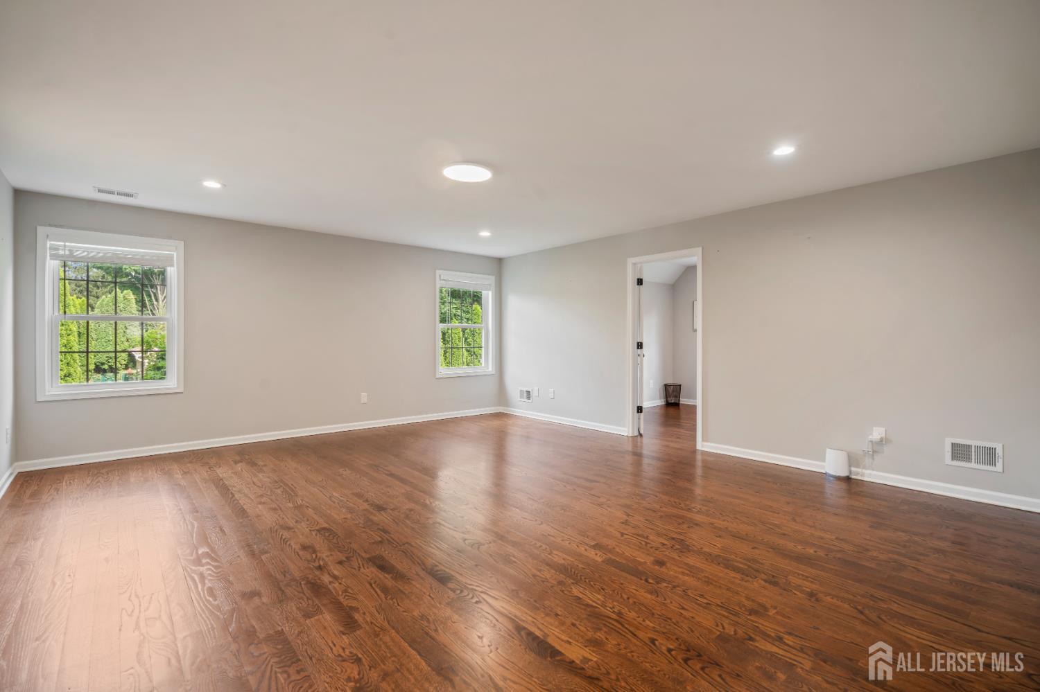 5 Devoes Lane East Brunswick NJ 08816