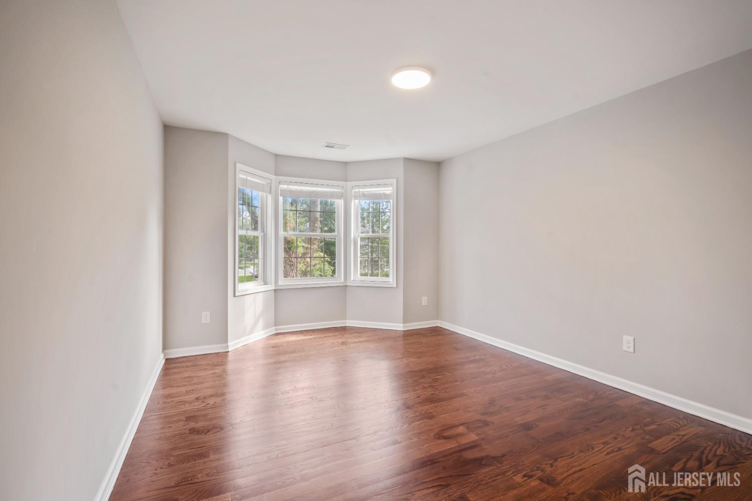 5 Devoes Lane East Brunswick NJ 08816