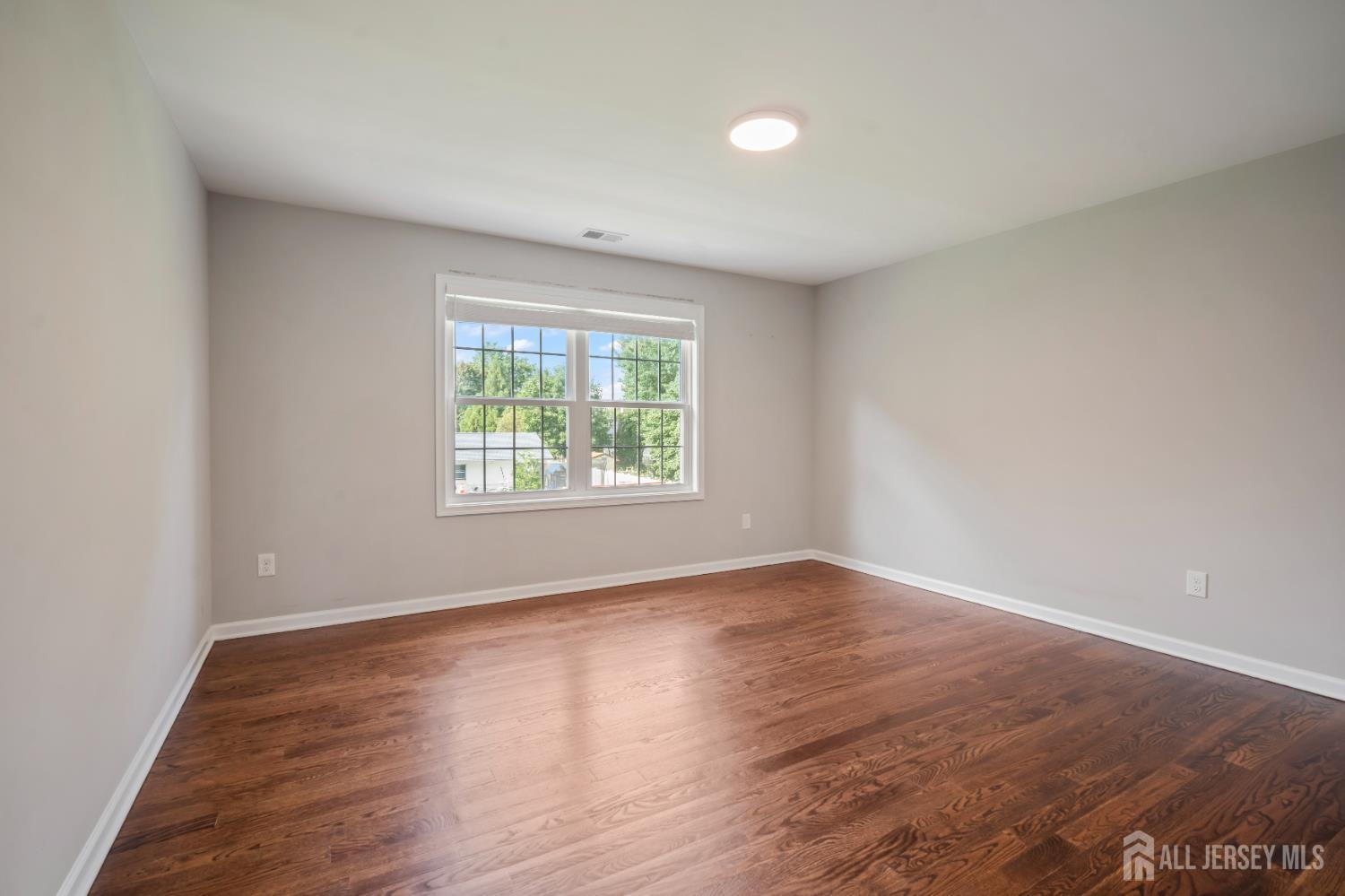 5 Devoes Lane East Brunswick NJ 08816
