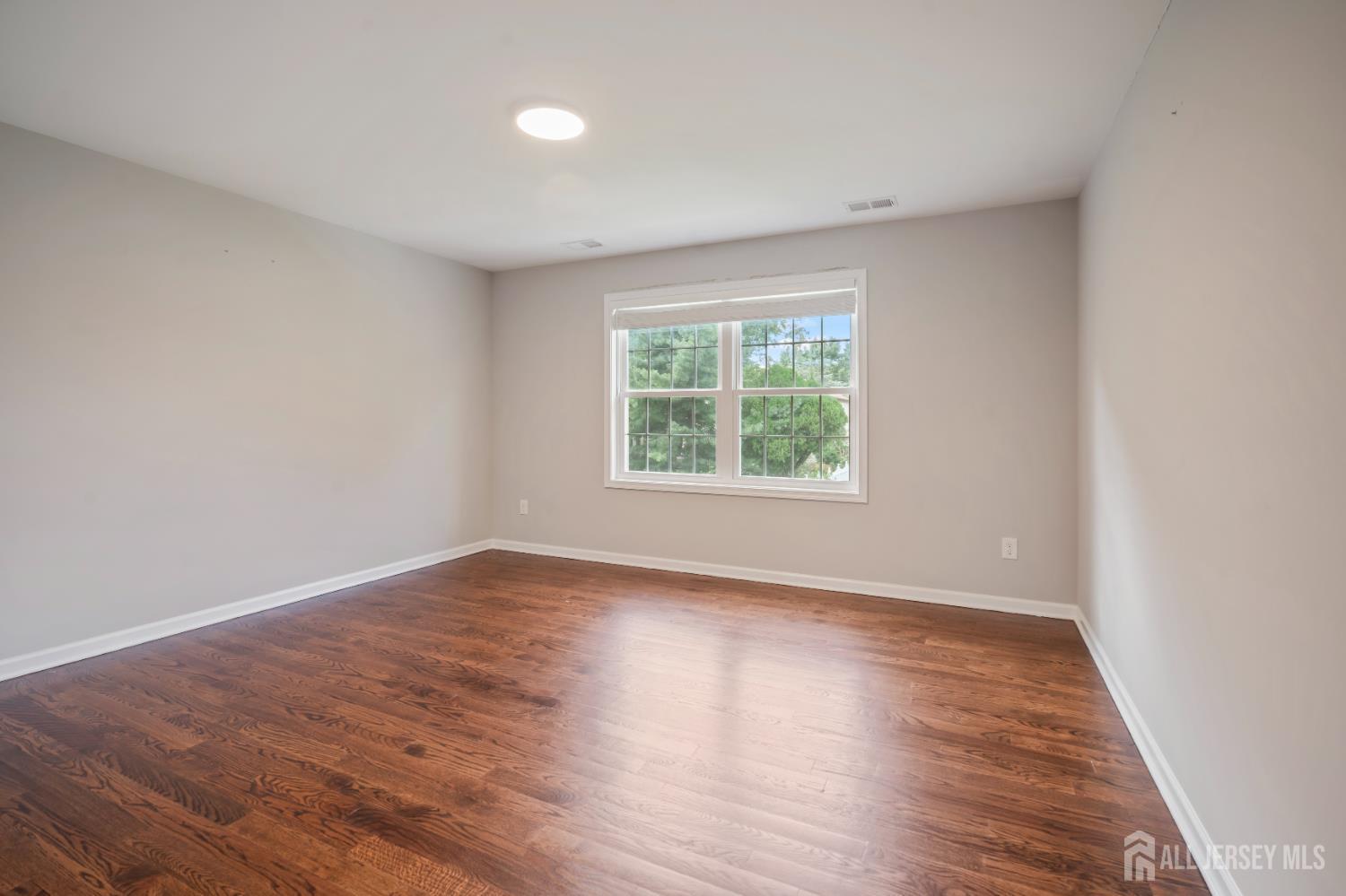 5 Devoes Lane East Brunswick NJ 08816