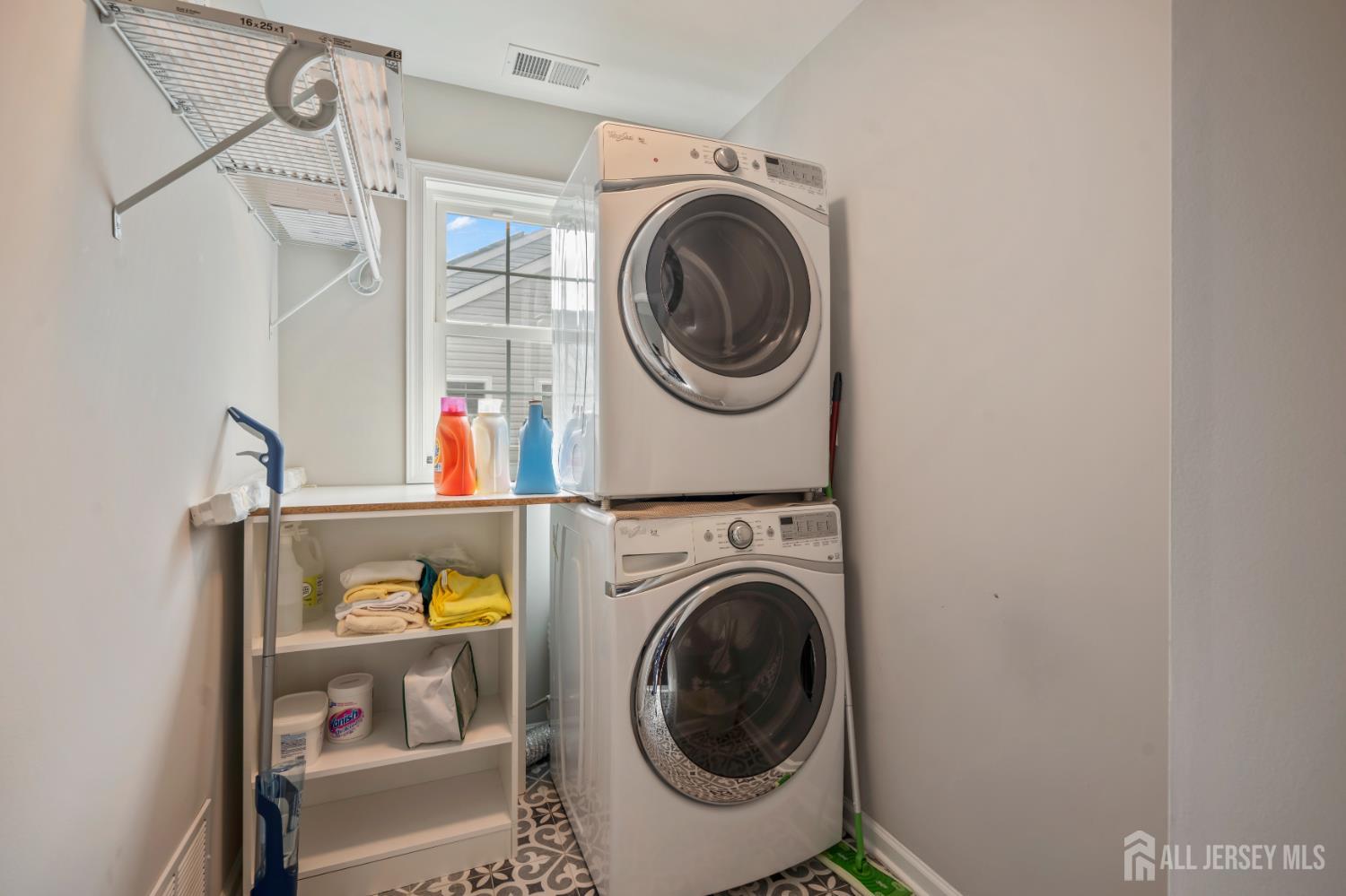 5 Devoes Lane East Brunswick NJ 08816