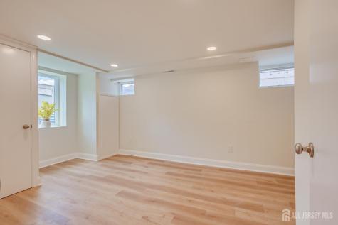 40 Aylin Street Metuchen NJ 08840