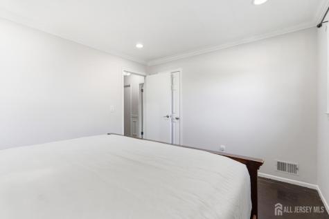5 Mckinley Street Edison NJ 08820