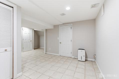 5 Mckinley Street Edison NJ 08820