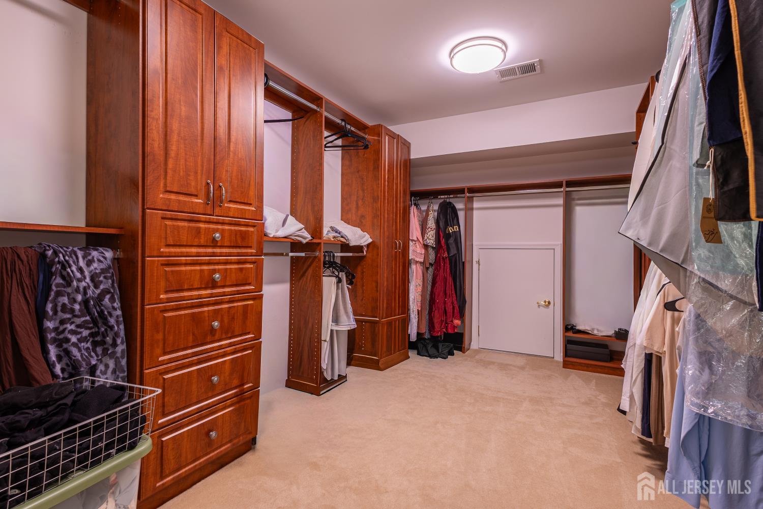 28 Tall Oaks Drive Monroe NJ 08831