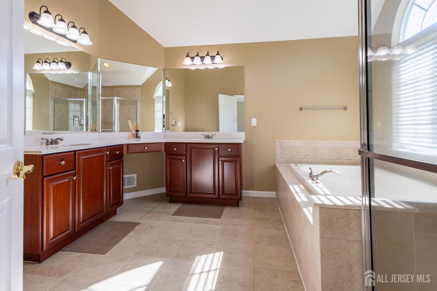28 Tall Oaks Drive Monroe NJ 08831