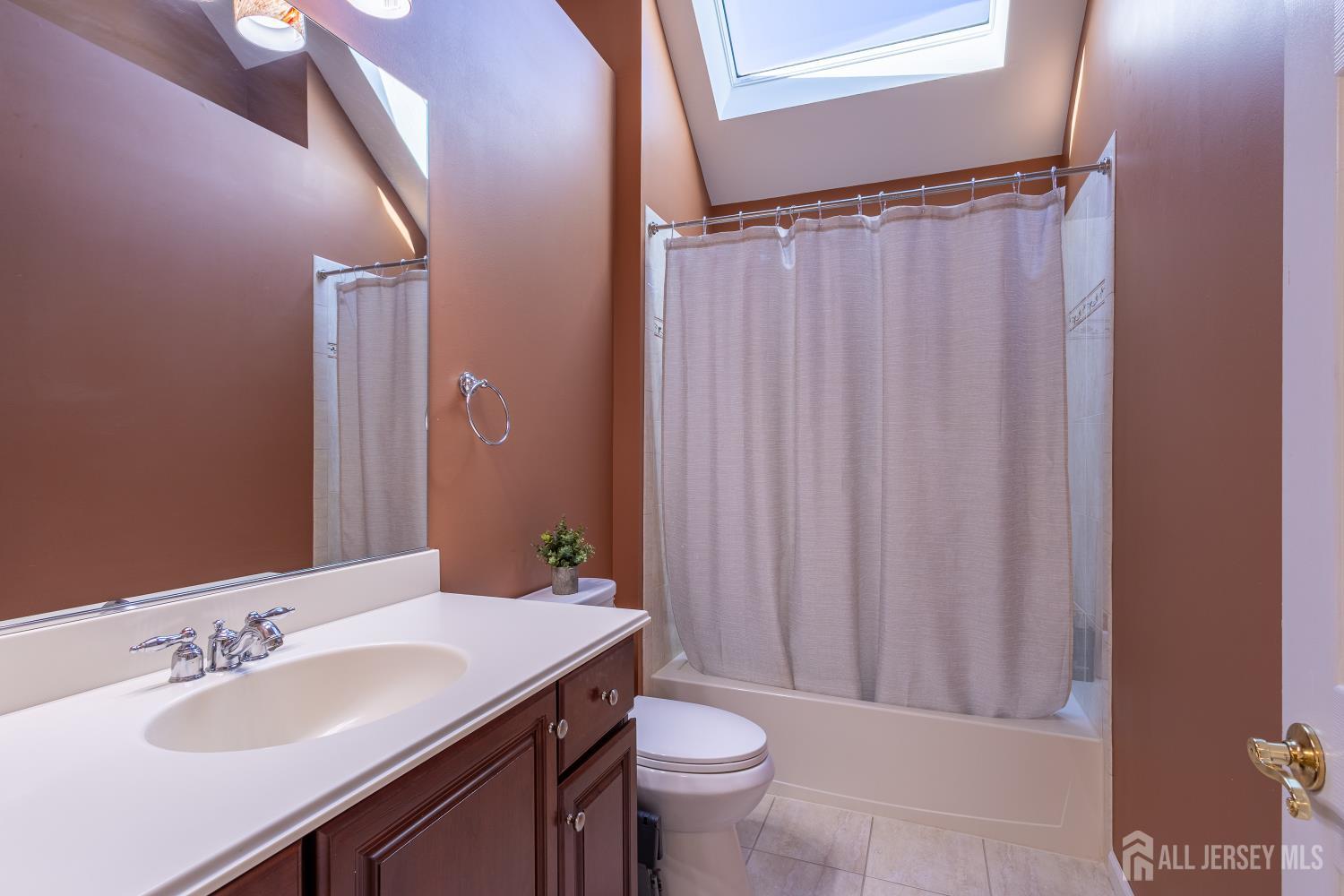 28 Tall Oaks Drive Monroe NJ 08831