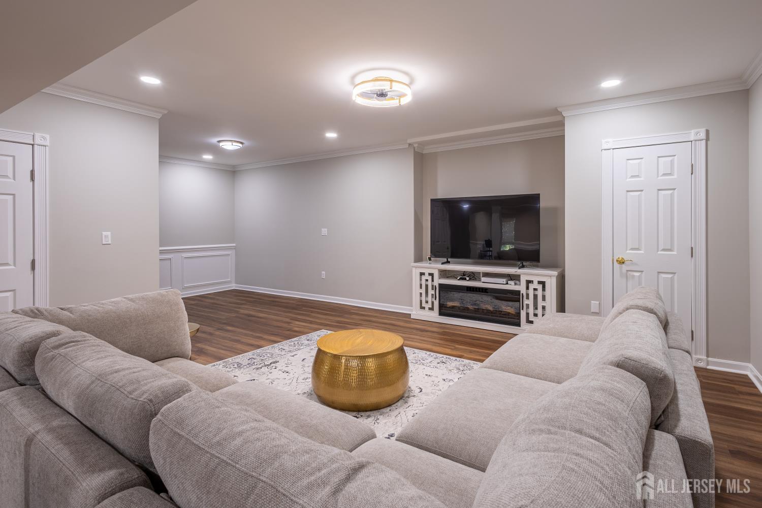28 Tall Oaks Drive Monroe NJ 08831