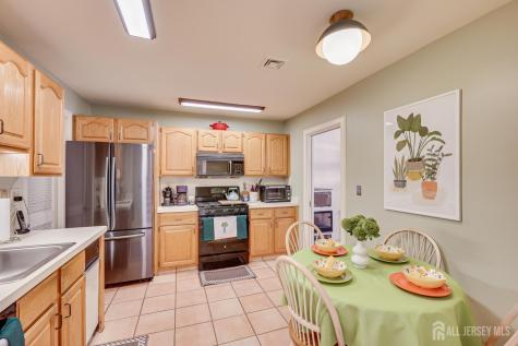 73 Chatsworth Court Edison NJ 08820