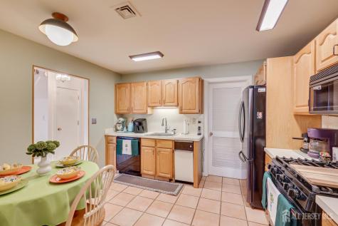 73 Chatsworth Court Edison NJ 08820
