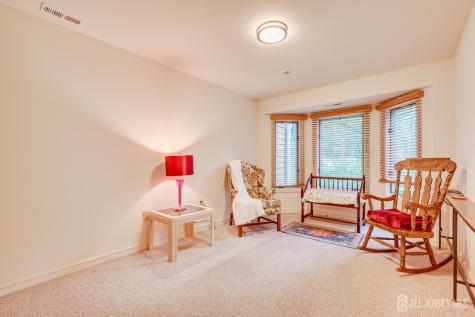 73 Chatsworth Court Edison NJ 08820