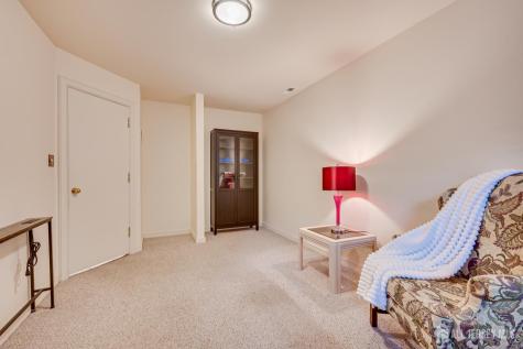 73 Chatsworth Court Edison NJ 08820