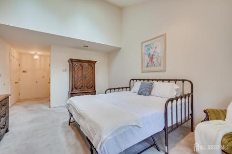 73 Chatsworth Court Edison NJ 08820