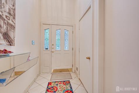 73 Chatsworth Court Edison NJ 08820