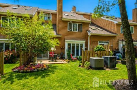 73 Chatsworth Court Edison NJ 08820