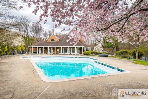 73 Chatsworth Court Edison NJ 08820