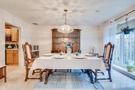 73 Chatsworth Court Edison NJ 08820