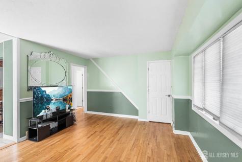 68 W Edward Street Iselin NJ 08830