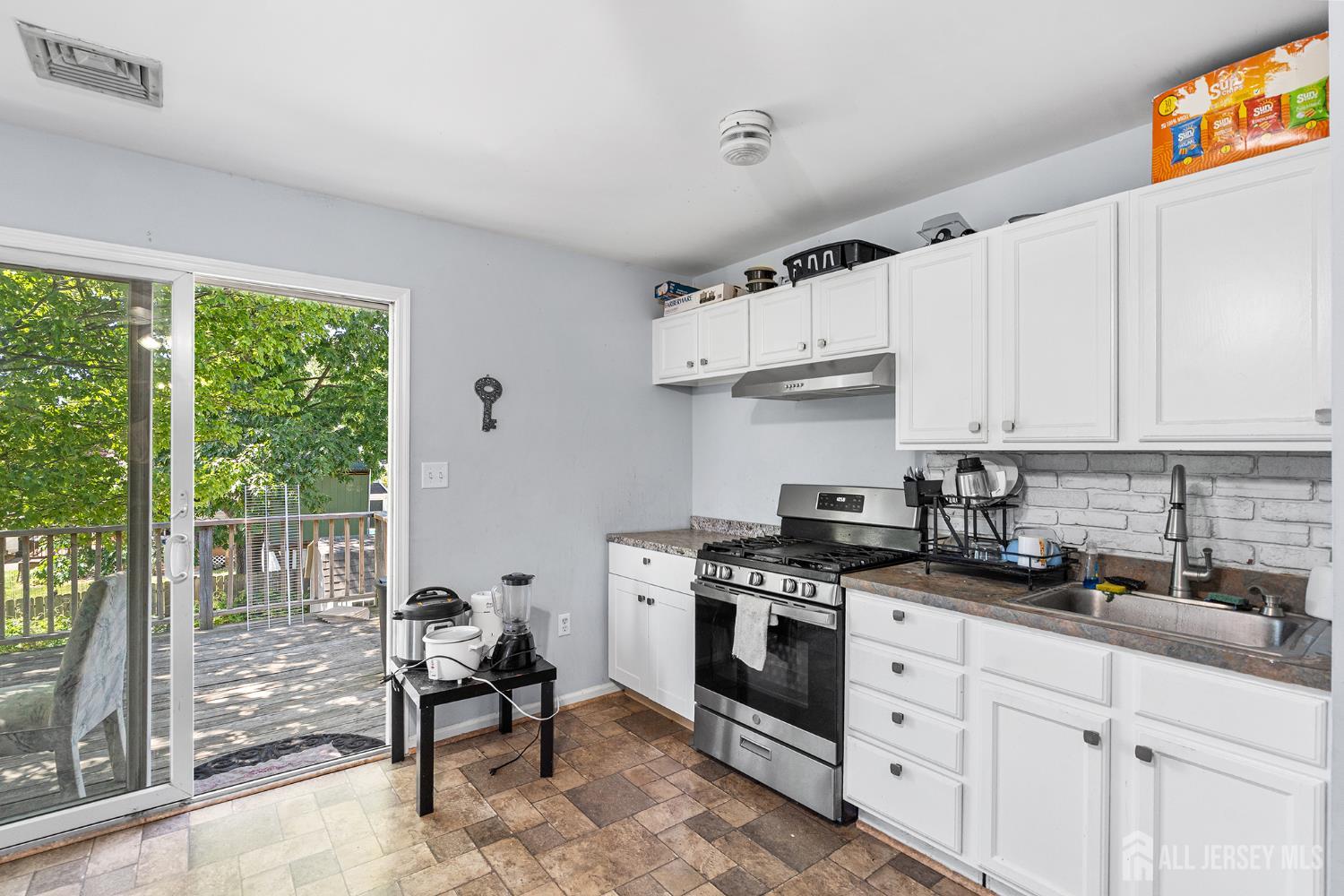 68 W Edward Street Iselin NJ 08830