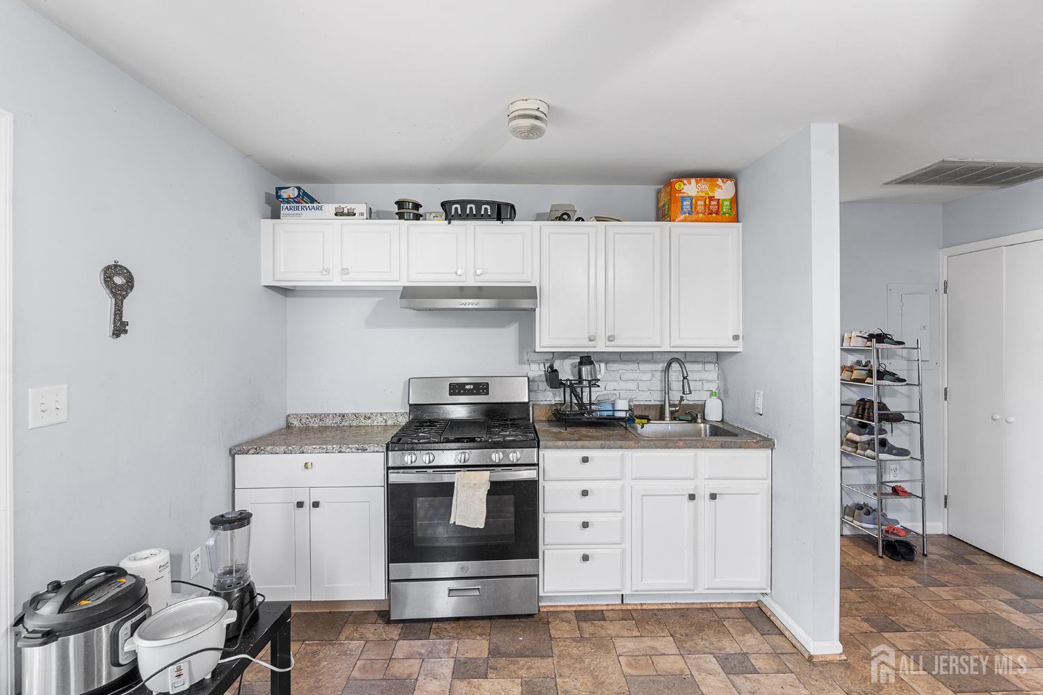 68 W Edward Street Iselin NJ 08830