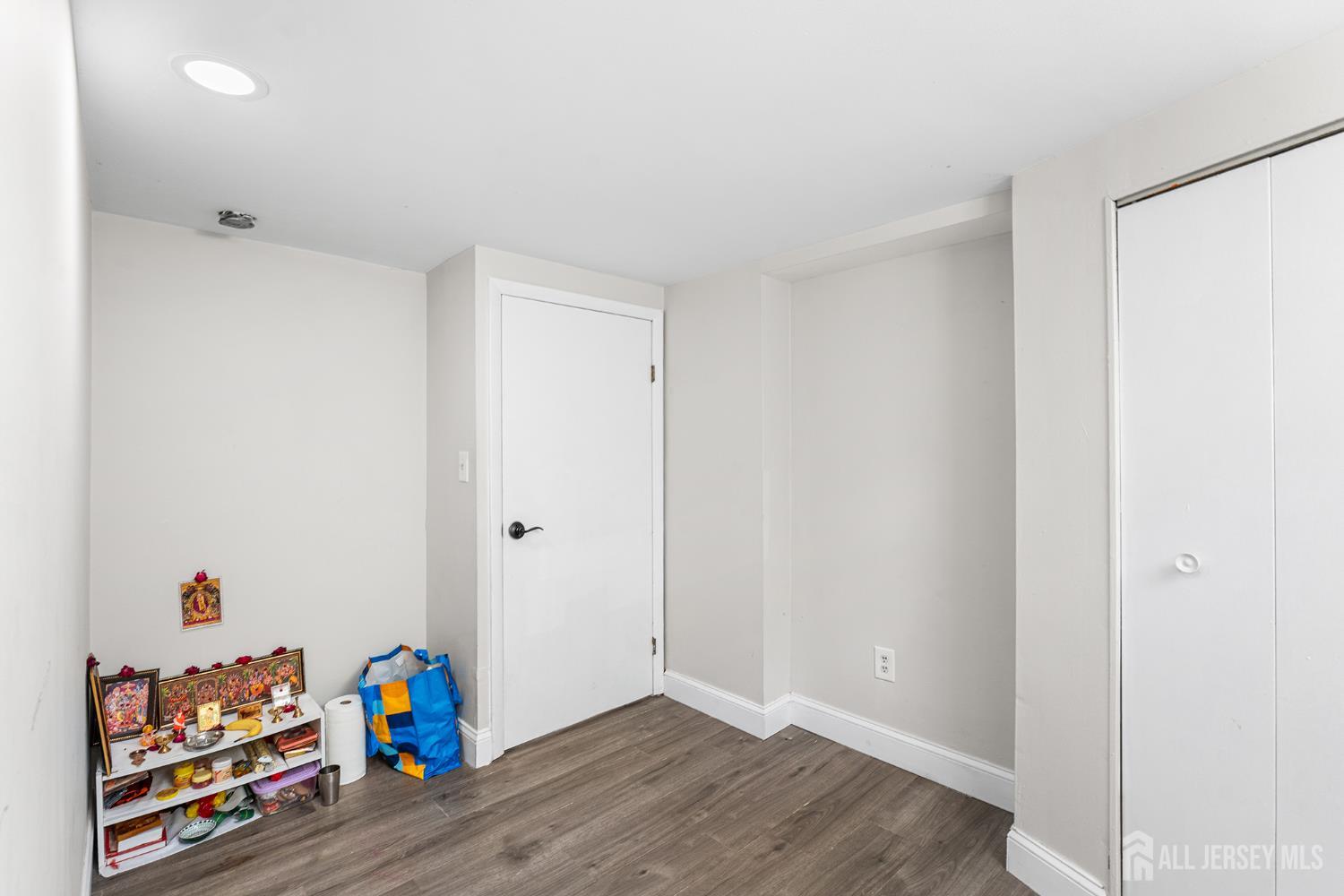 68 W Edward Street Iselin NJ 08830