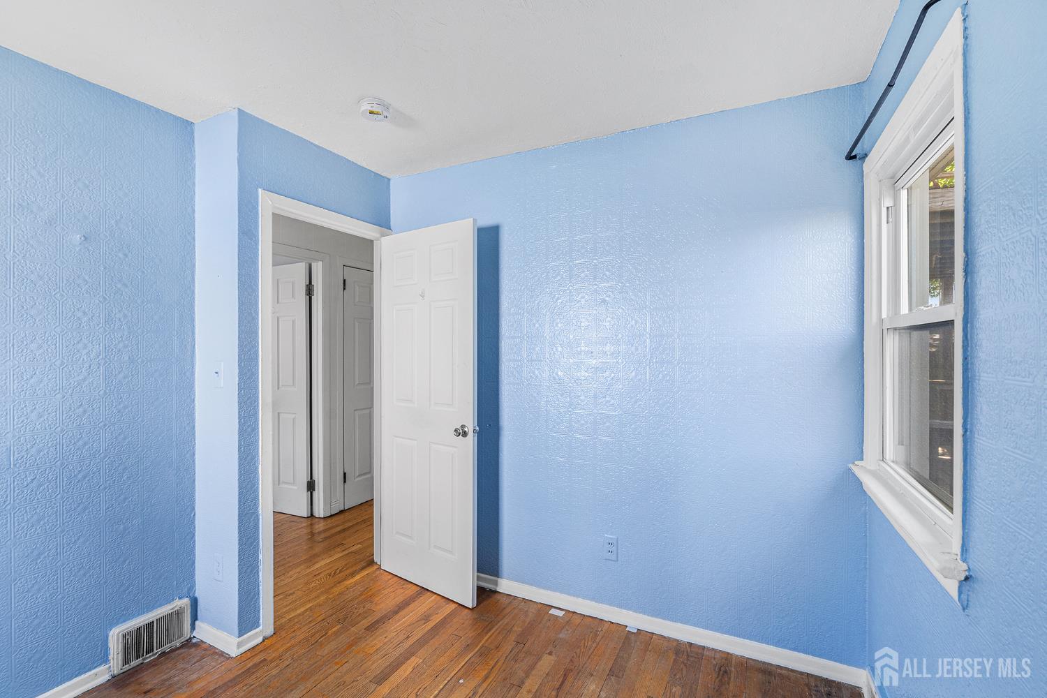 68 W Edward Street Iselin NJ 08830