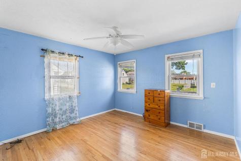 68 W Edward Street Iselin NJ 08830
