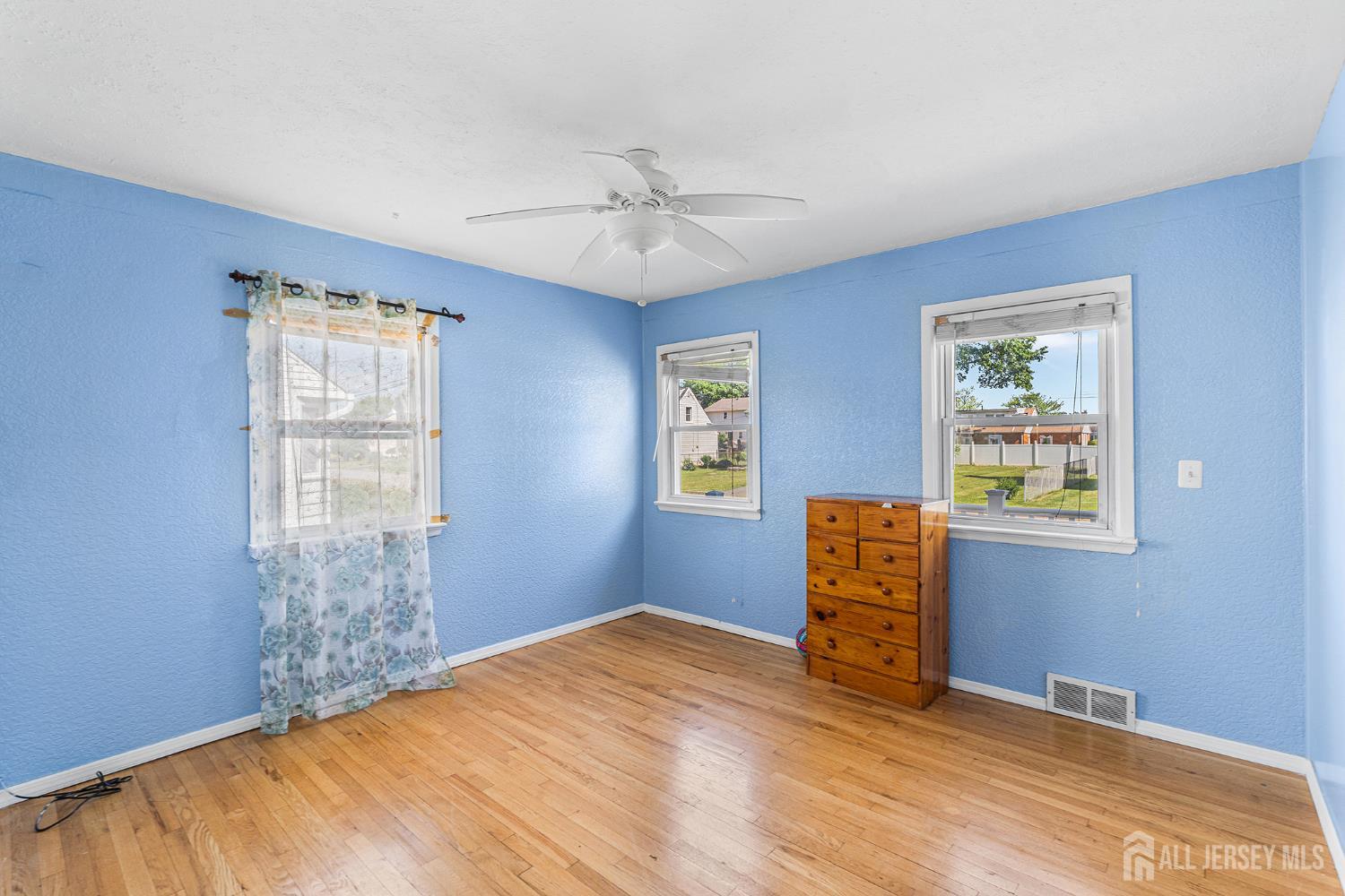 68 W Edward Street Iselin NJ 08830