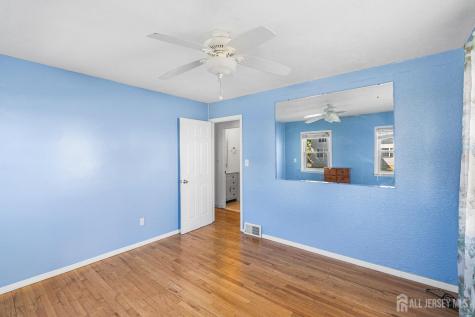 68 W Edward Street Iselin NJ 08830